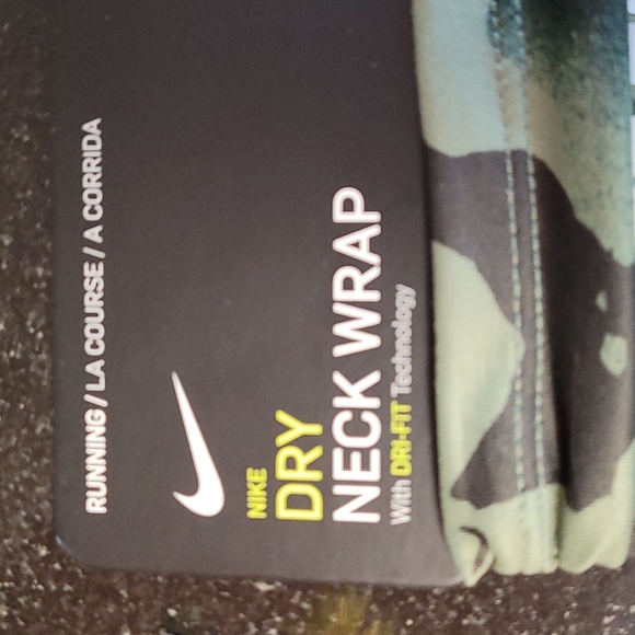 Nike Unisex Neck Wrap - Picture 4 of 7